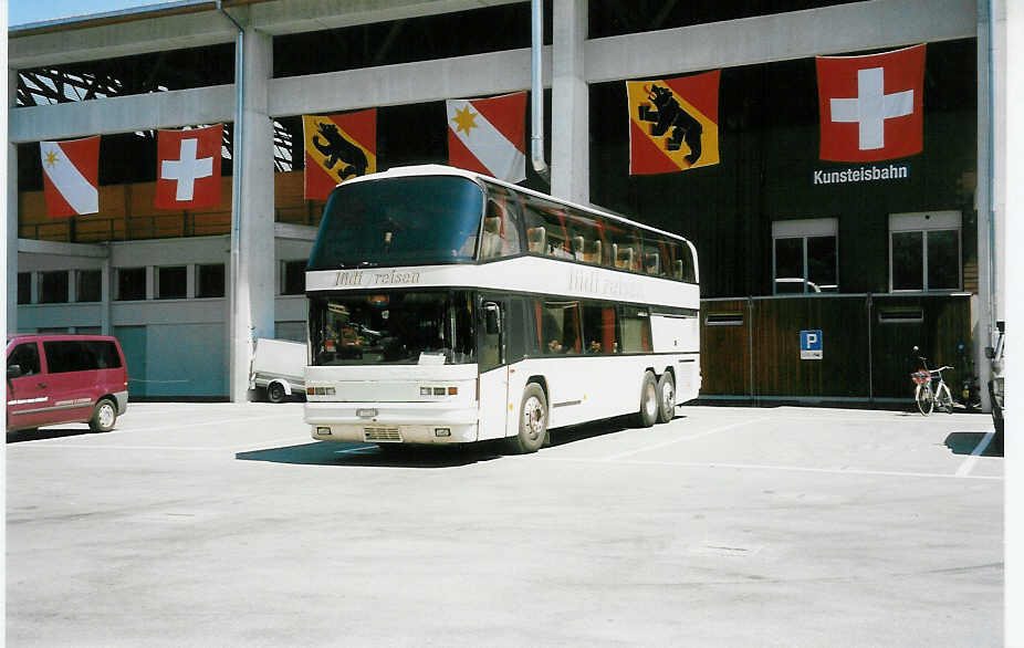 (032'230) - L�di, Uetendorf - BE 331'401 - Neoplan am 24. Juni 1999 in Thun, Grabengut