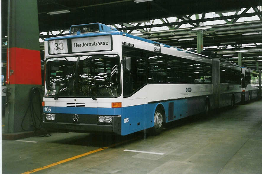 (032'601) - VBZ Z�rich - Nr. 105 - Mercedes Gelenktrolleybus am 26. Juni 1999 in Z�rich, Garage Hardau