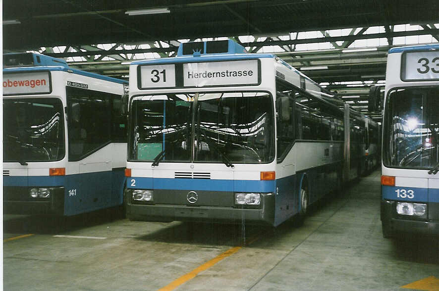 (032'603) - VBZ Z�rich - Nr. 2 - Mercedes Gelenktrolleybus am 26. Juni 1999 in Z�rich, Garage Hardau