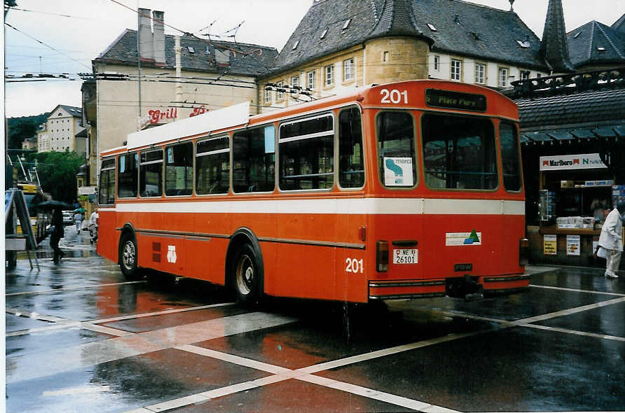 (033'303) - TN Neuch�tel - Nr. 201/NE 26'101 - FBW/Hess (ex Nr. 101) am 6. Juli 1999 in Neuch�tel, Place Pury