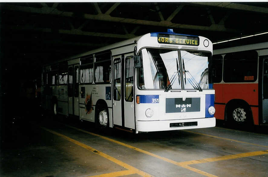 (033'808) - TL Lausanne - Nr. 351/VD 1490 - MAN am 7. Juli 1999 in Lausanne, D�p�t Borde