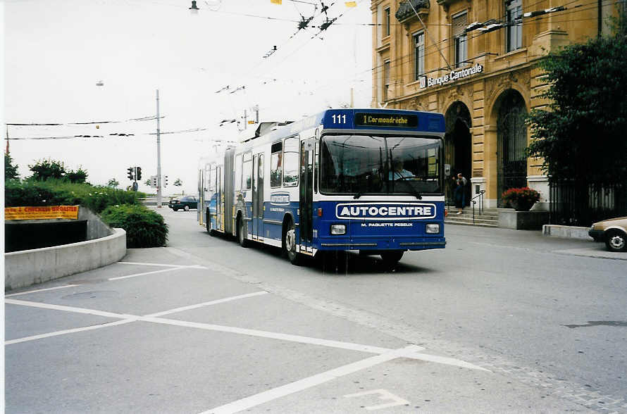 (034'005) - TN Neuch�tel - Nr. 111 - NAW/Hess Gelenktrolleybus am 10. Juli 1999 in Neuch�tel, Place Pury