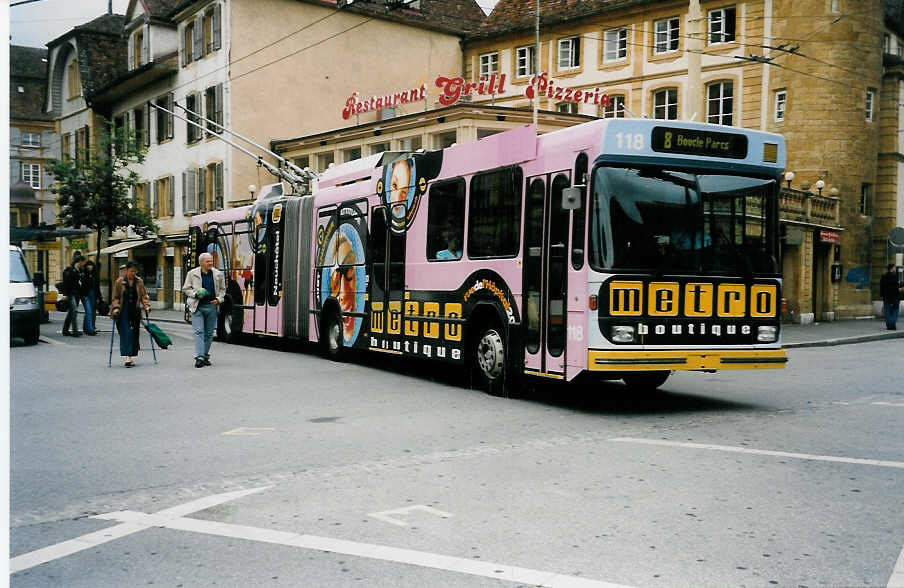 (034'009) - TN Neuch�tel - Nr. 118 - NAW/Hess Gelenktrolleybus am 10. Juli 1999 in Neuch�tel, Place Pury