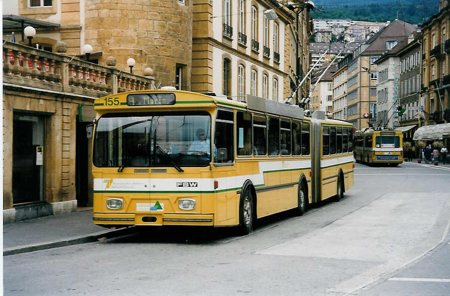 (034'021) - TN Neuch�tel - Nr. 155 - FBW/Hess Gelenktrolleybus (ex Nr. 55) am 10. Juli 1999 in Neuch�tel, Place Pury