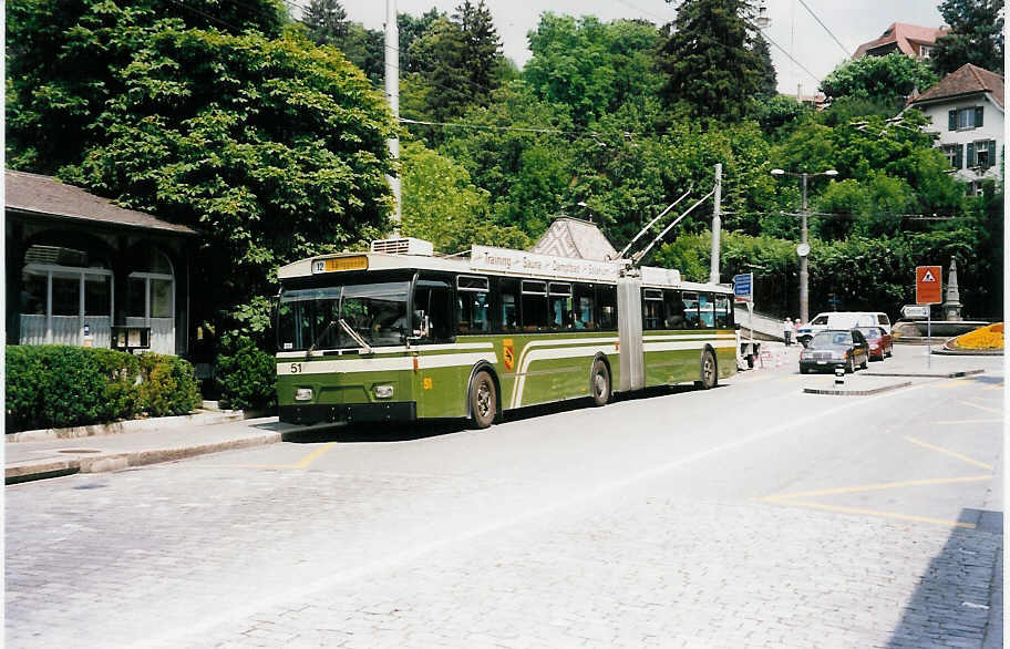 (034'105) - SVB Bern - Nr. 51 - FBW/Gangloff Gelenktrolleybus am 12. Juli 1999 in Bern, B�rengraben