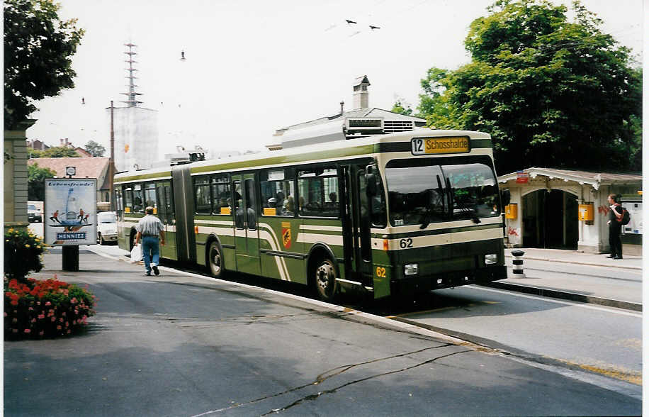 (034'109) - SVB Bern - Nr. 62 - Volvo/R&J Gelenktrolleybus am 12. Juli 1999 in Bern, B�rengraben