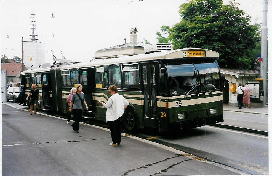 (034'116) - SVB Bern - Nr. 39 - FBW/R&J Gelenktrolleybus am 12. Juli 1999 in Bern, B�rengraben