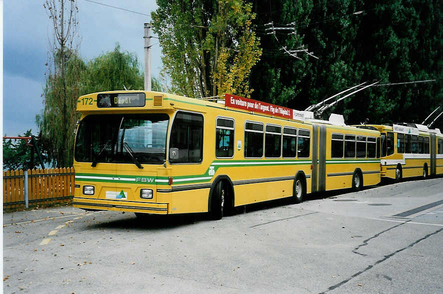 (035'219) - TN Neuch�tel - Nr. 172 - FBW/Hess Gelenktrolleybus am 8. August 1999 in Neuch�tel, D�p�t