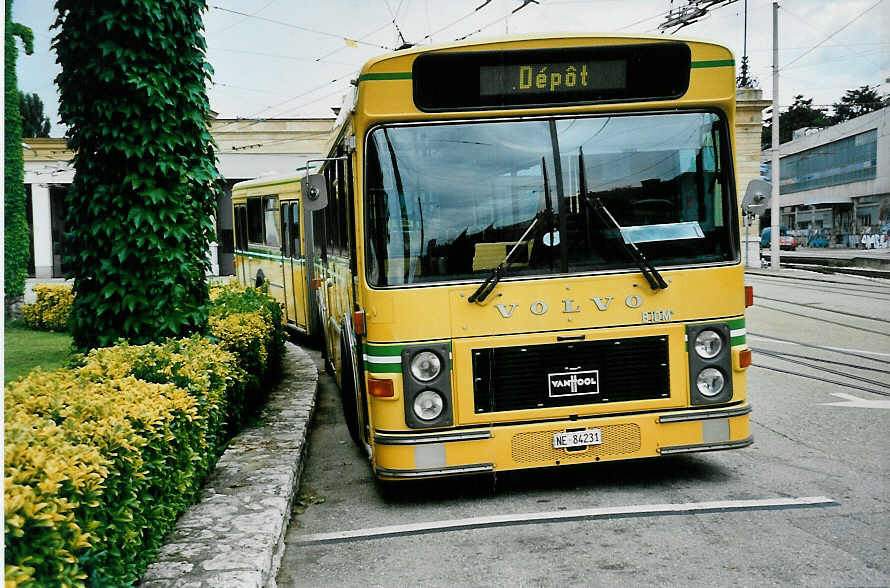 (035'221) - TN Neuch�tel - Nr. 231/NE 84'231 - Volvo/Van Hool am 8. August 1999 in Neuch�tel, D�p�t