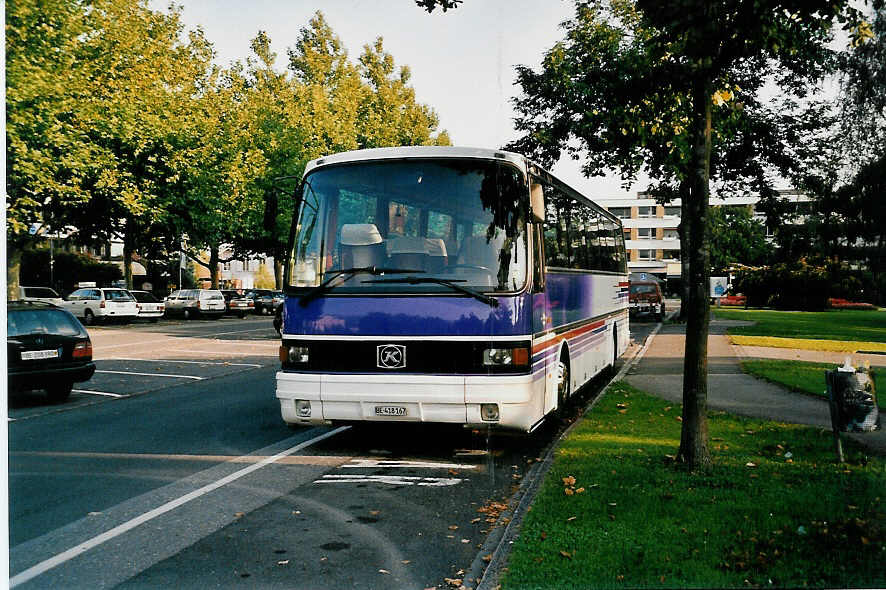 (036'717) - Bienz, K�ssnacht - BE 418'167 - Setra am 9. September 1999 in Thun, Lachen