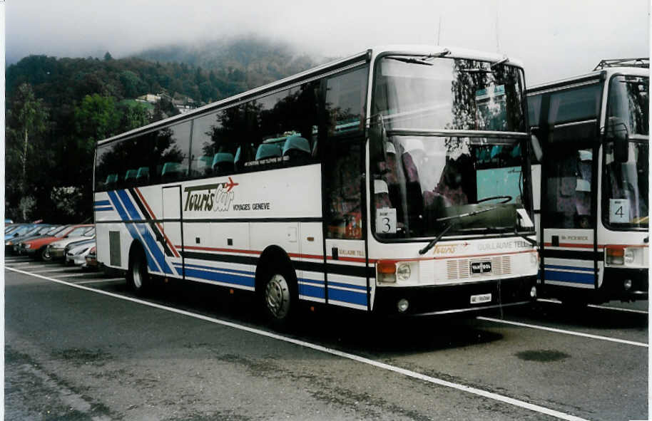 (036'825) - TourisCar, Gen�ve - GE 96'066 - Van Hool am 16. September 1999 in Thun, Seestrasse