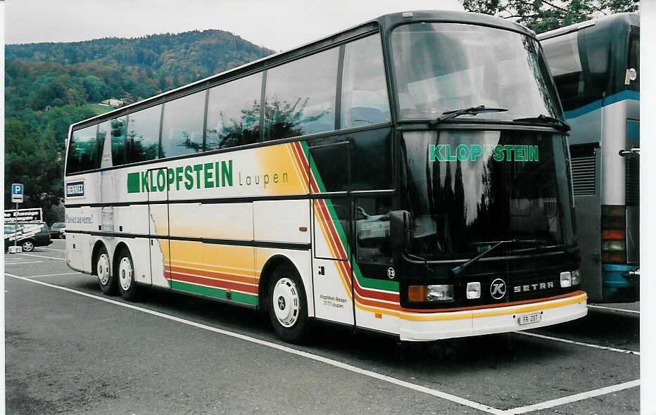 (037'218) - Klopfstein, Laupen - Nr. 13/FR 207 - Setra am 5. Oktober 1999 in Thun, Schiffl�ndte