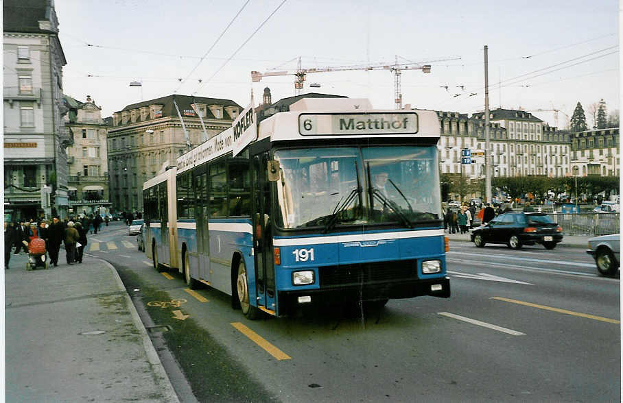 (038'213) - VBL Luzern - Nr. 191 - NAW/Hess Gelenktrolleybus am 30. Dezember 1999 in Luzern, Schwanenplatz
