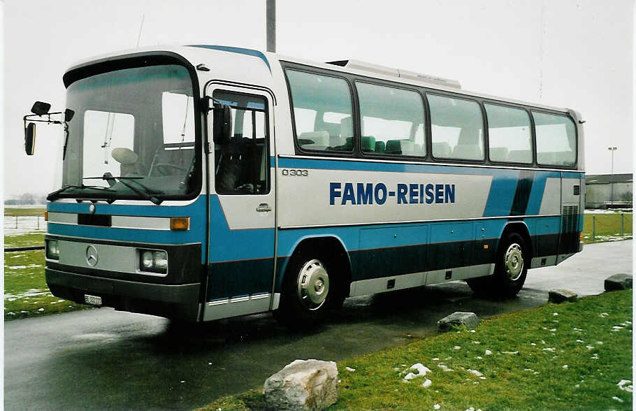 (038'802) - Famo, S�deren - BE 322'111 - Mercedes am 10. Januar 2000 in Thun-Lerchenfeld, Waldeck