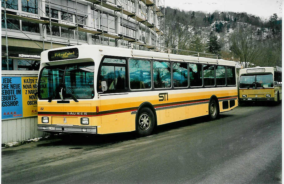 (038'834) - STI Thun - Nr. 52/BE 396'552 - Saurer/R&J am 29. Januar 2000 bei der Schiffl�ndte Thun
