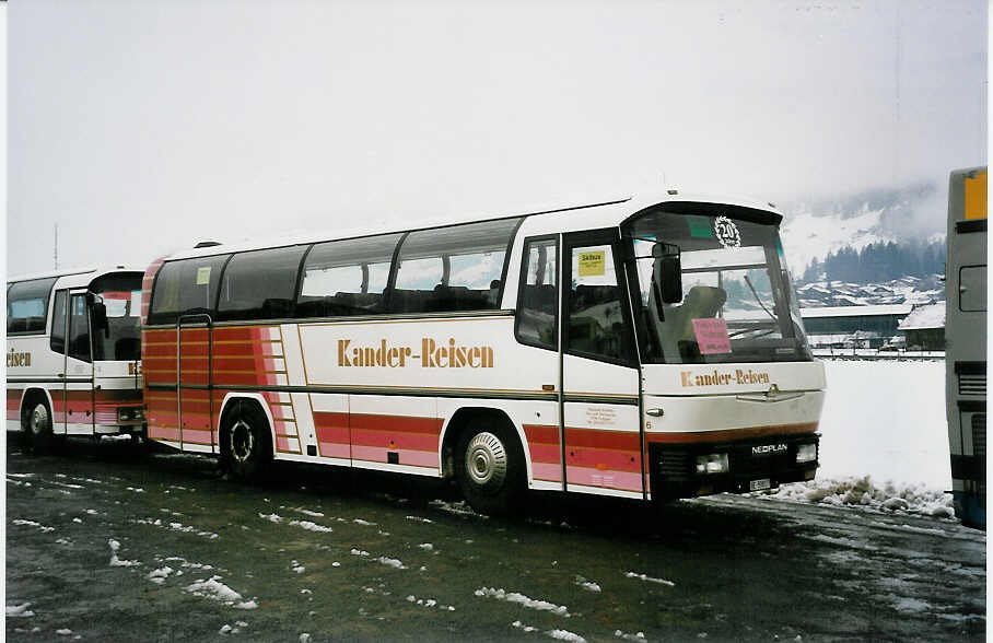 (038'930) - Kander-Reisen, Frutigen - Nr. 6/BE 59'817 - Neoplan am 19. Februar 2000 in Frutigen, Flugplatz