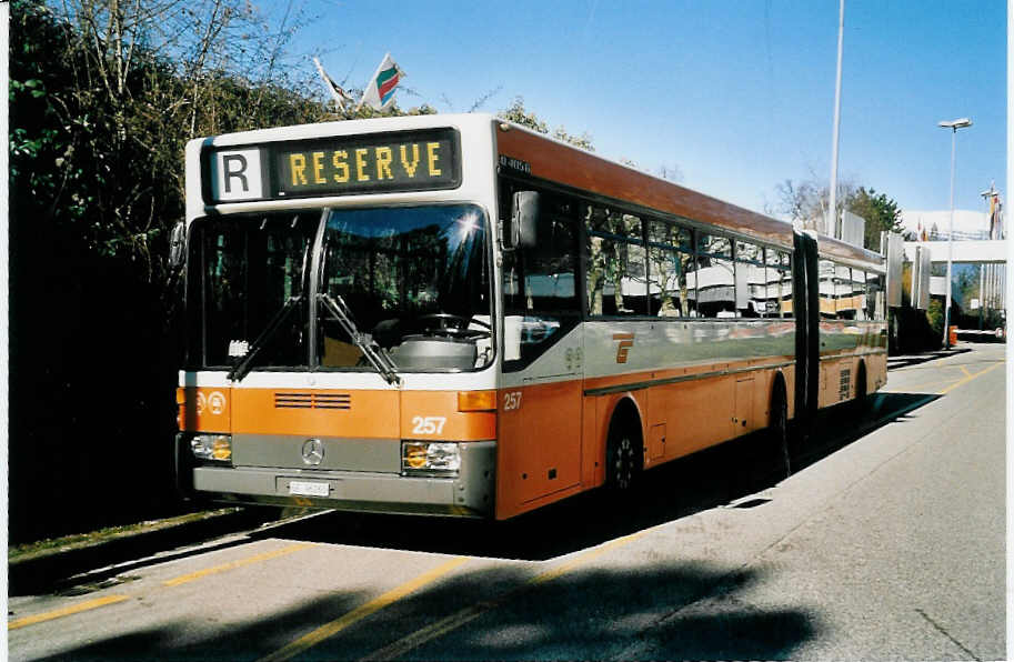 (039'506) - TPG Gen�ve - Nr. 257/GE 96'260 - Mercedes am 5. M�rz 2000 in Gen�ve, Palexpo