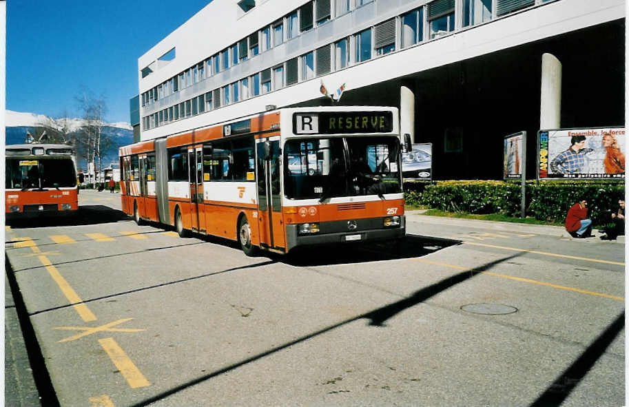 (039'511) - TPG Gen�ve - Nr. 257/GE 96'260 - Mercedes am 5. M�rz 2000 in Gen�ve, Palexpo