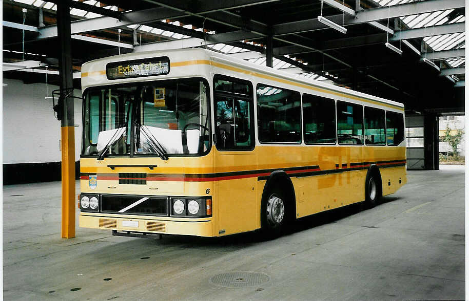 (039'536) - STI Thun - Nr. 6/BE 26'667 - Volvo/FHS (ex TSG Blumenstein Nr. 6) am 10. M�rz 2000 in Thun, Garage