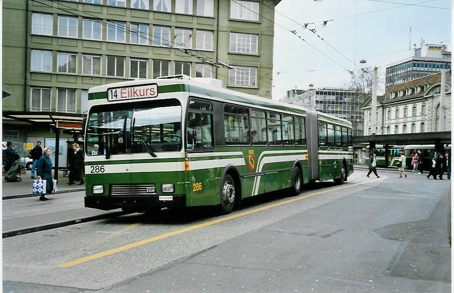 (039'614) - SVB Bern - Nr. 286/BE 419'286 - Volvo/R&J-Hess-Gangloff am 14. M�rz 2000 beim Bahnhof Bern