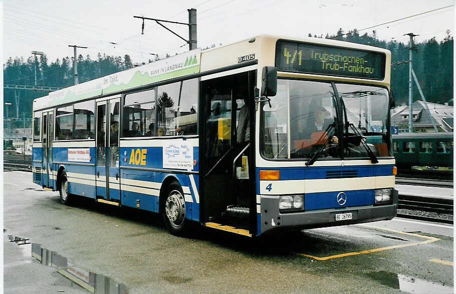 (039'830) - AOE Langnau - Nr. 4/BE 26'795 - Mercedes am 18. M�rz 2000 beim Bahnhof Langnau