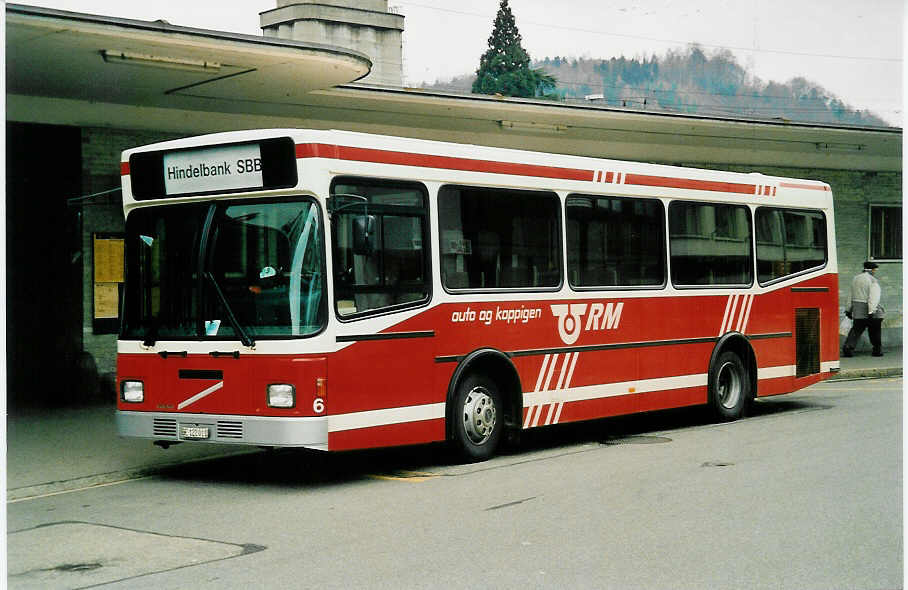 (039'919) - AAGK Koppigen - Nr. 6/BE 122'011 - Volvo/Lauber am 18. M�rz 2000 beim Bahnhof Burgdorf