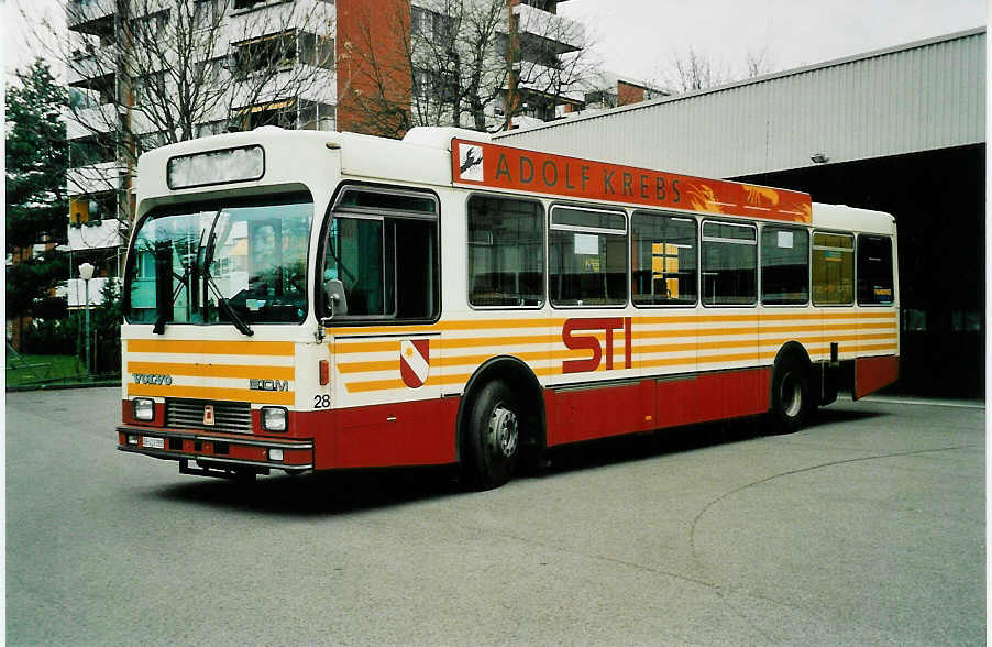 (039'929) - STI Thun - Nr. 28/BE 419'028 - Volvo/R&J (ex SAT Thun Nr. 28) am 24. M�rz 2000 in Thun, Garage