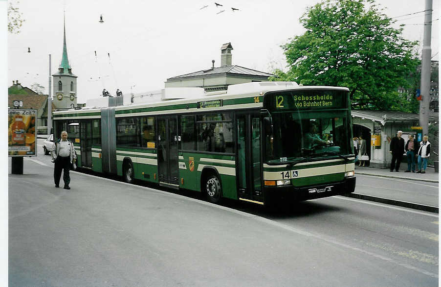 (040'409) - SVB Bern - Nr. 14 - NAW/Hess Gelenktrolleybus am 23. April 2000 in Bern, B�rengraben