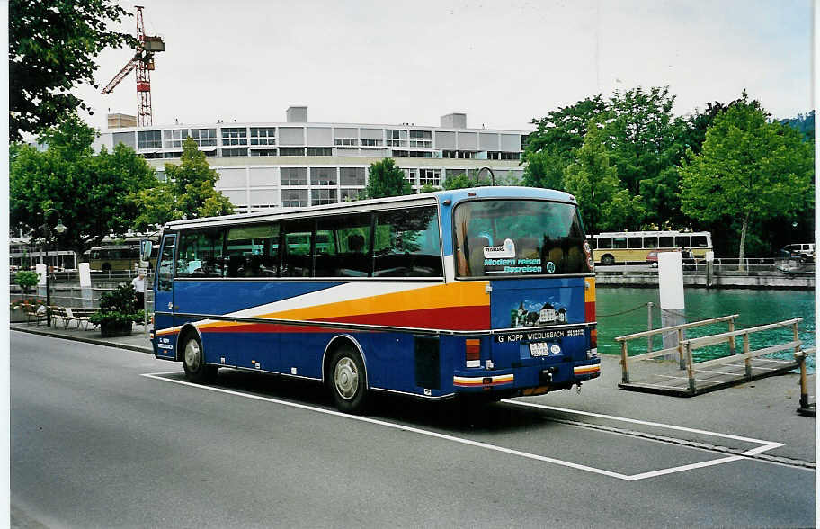 (040'905) - Kopp, Wiedlisbach - BE 303'182 - Setra am 11. Juni 2000 bei der Schiffl�ndte Thun