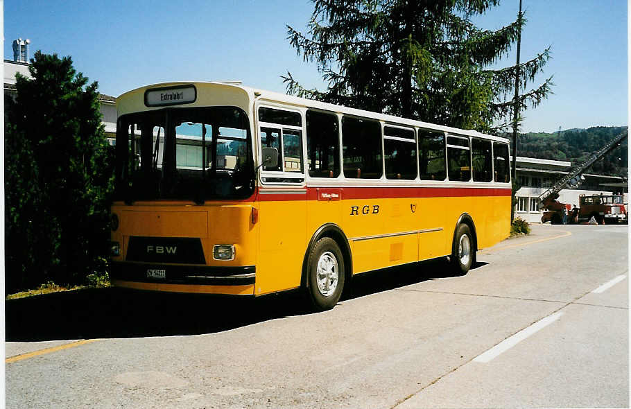 (041'124) - Gerber, Winkel - ZH 54'211 - FBW/T�scher (ex P 24'803) am 18. Juni 2000 in Hinwil, AMP