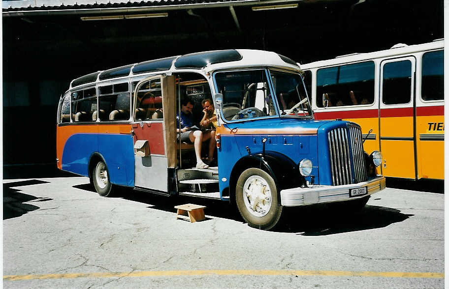 (041'129) - Wihler, Chur - GR 2001 - Saurer/FHS (ex Granella, W�renlingen; ex Amstein, Willisau) am 18. Juni 2000 in Hinwil, AMP