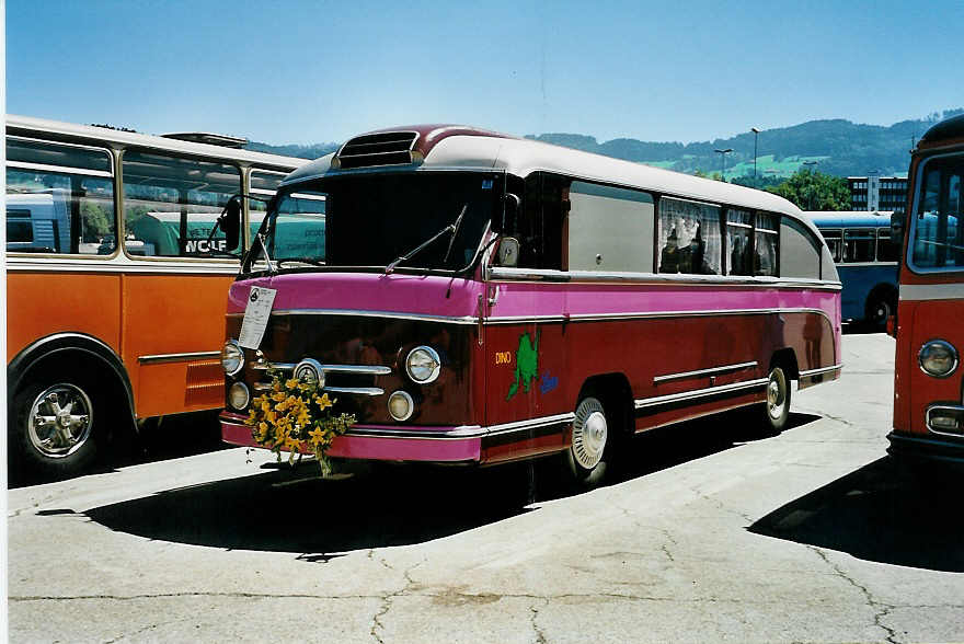 (041'133) - Schaufelberger, Pf�ffikon - ZH 213'245 - Saurer/Saurer (ex YSC Yverdon) am 18. Juni 2000 in Hinwil, AMP
