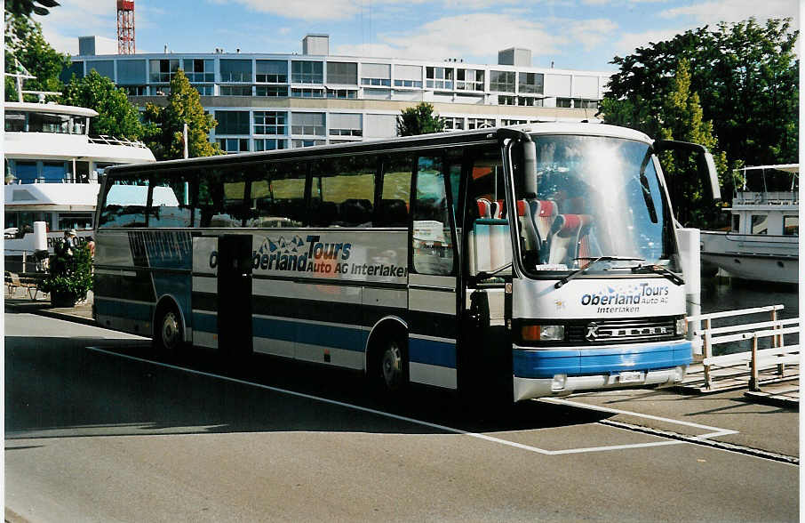 (041'629) - AAGI Interlaken - Nr. 31/BE 465'208 - Setra am 5. Juli 2000 bei der Schiffl�ndte Thun