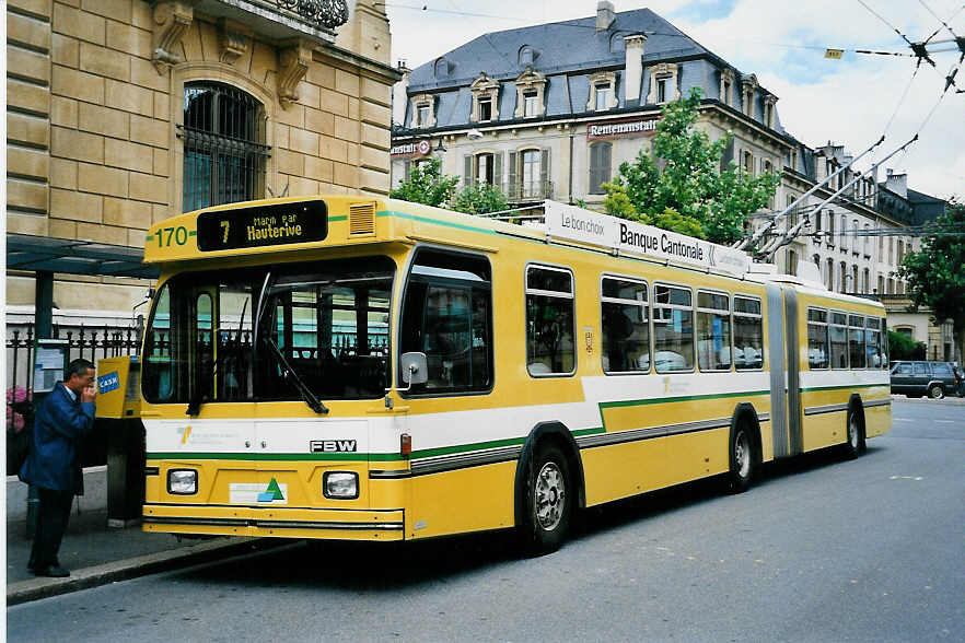 (041'833) - TN Neuch�tel - Nr. 170 - FBW/Hess Gelenktrolleybus am 12. Juli 2000 in Neuch�tel, Place Pury