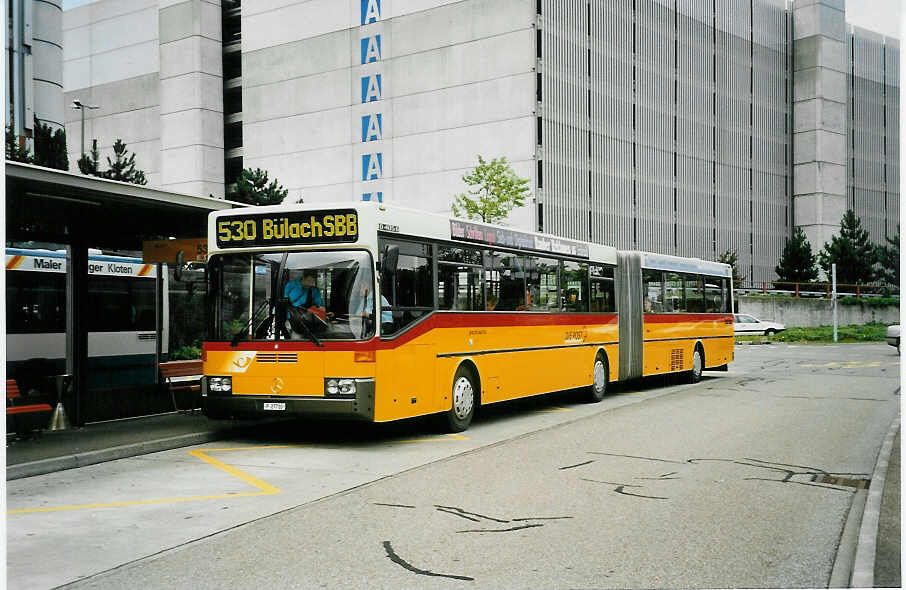 (041'925) - PTT-Regie - P 27'710 - Mercedes am 13. Juli 2000 in Z�rich, Flughafen