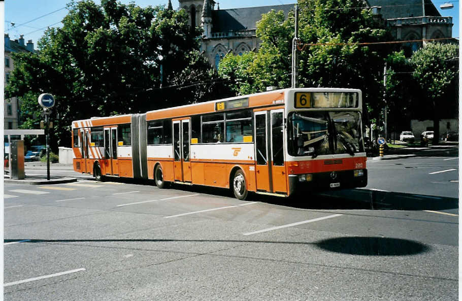 (042'121) - TPG Gen�ve - Nr. 282/GE 96'302 - Mercedes am 19. Juli 2000 beim Bahnhof Gen�ve