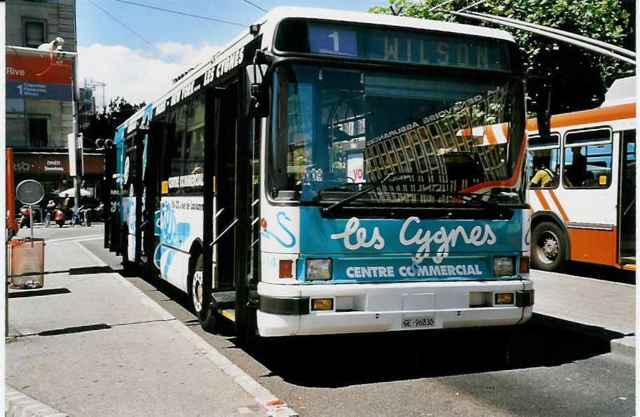 (042'205) - TPG Gen�ve - Nr. 414/GE 96'830 - Renault am 19. Juli 2000 in Gen�ve, Rive