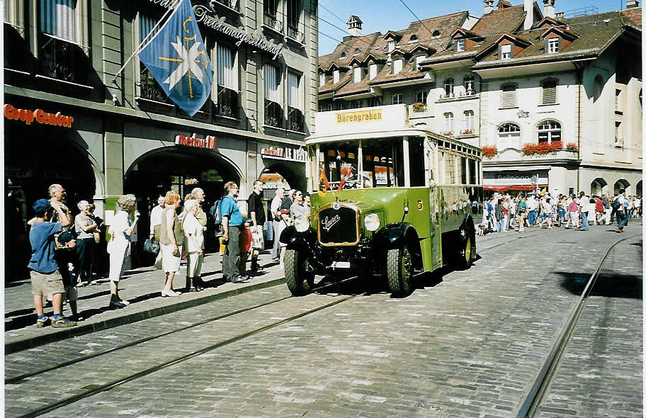(042'505) - SVB Bern - Nr. 5/BE 29'005 - Saurer am 12. August 2000 in Bern, B�renplatz