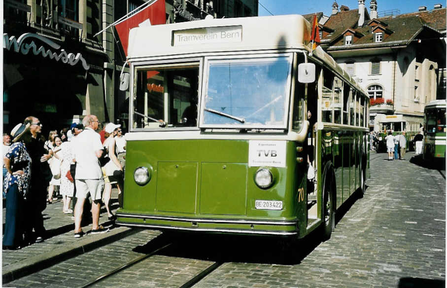 (042'509) - SVB Bern (TVB) - Nr. 70/BE 203'422 - Saurer/Gangloff am 12. August 2000 in Bern, B�renplatz
