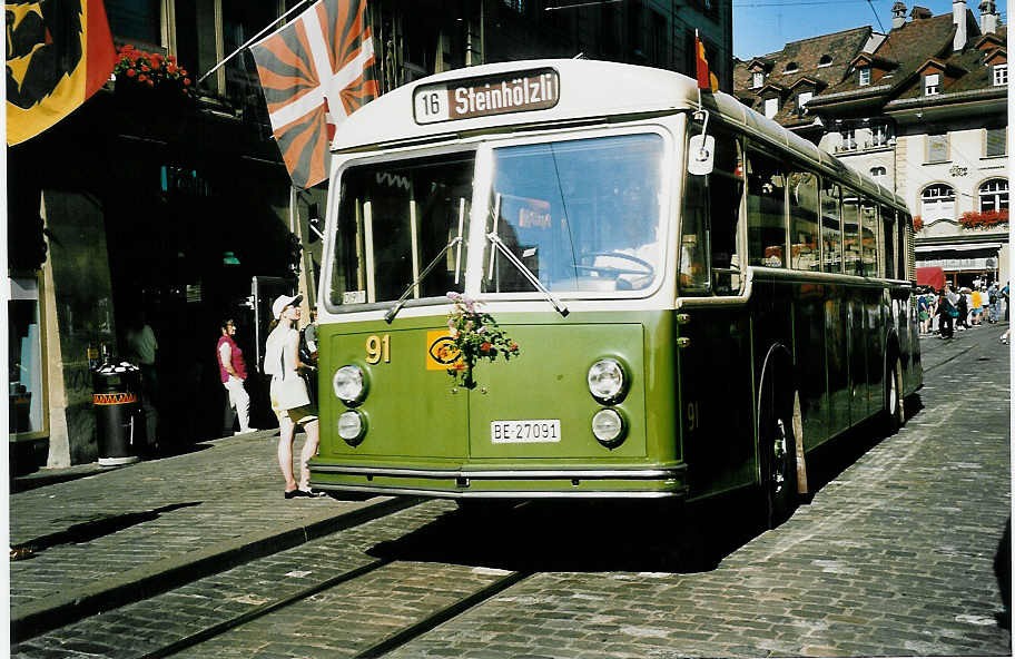(042'512) - SVB Bern - Nr. 91/BE 27'091 - Saurer/R&J am 12. August 2000 in Bern, B�renplatz