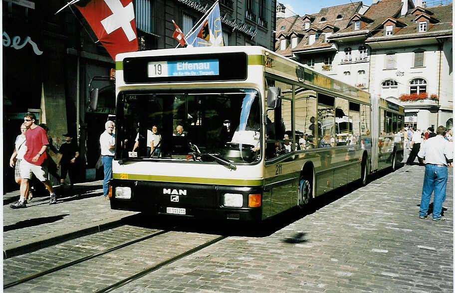 (042'522) - SVB Bern - Nr. 211/BE 513'211 - MAN am 12. August 2000 in Bern, B�renplatz