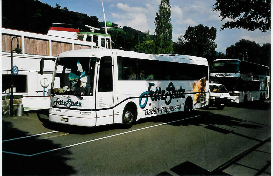 (042'528) - Stutz, Baden - AG 13'979 - Volvo am 12. August 2000 bei der Schiffl�ndte Thun