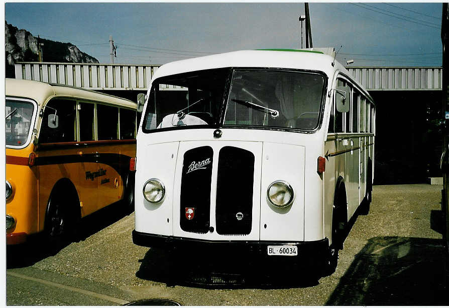 (042'724) - Frei, Arlesheim - BL 60'034 - Berna/H�hener (ex Pieshold, Bottmingen; ex M+79'509) am 26. August 2000 in Oensingen, Saurertreffen