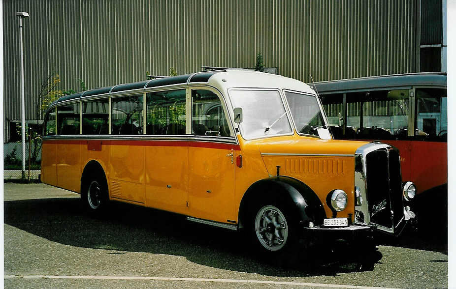 (042'726) - Aerni, Aarberg - BE 253'845 - Berna/Lauber (ex Peter, Luthern Bad; ex Karbacher, K�snacht; ex Eberhard, H�ri; ex Lathion, Sion) am 26. August 2000 in Oensingen, Saurertreffen