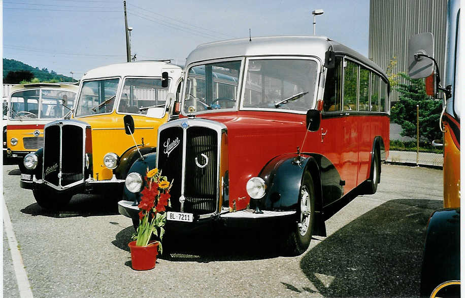 (042'727) - S�tterlin, Sch�nenbuch - BL 7211 - Saurer/Gangloff (ex Geiger, Adelboden Nr. 11; ex P 23'100; ex P 2153) am 26. August 2000 in Oensingen, Saurertreffen