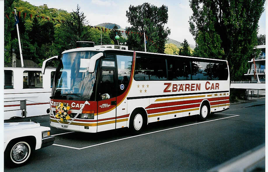 (043'030) - Zb�ren, Konolfingen - BE 26'888 - Setra am 1. September 2000 bei der Schiffl�ndte Thun