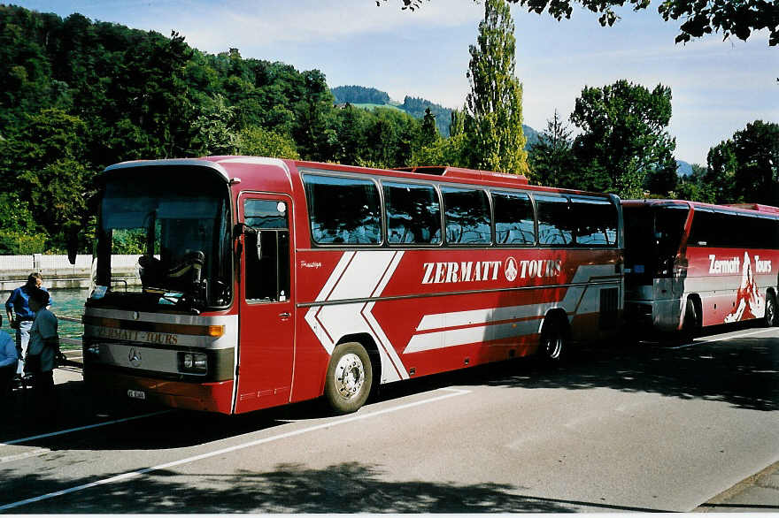 (043'132) - BVZ Brig - Nr. 8/VS 81'600 - Mercedes am 10. September 2000 bei der Schiffl�ndte Thun