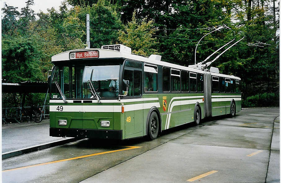 (043'337) - SVB Bern - Nr. 49 - FBW/R&J Gelenktrolleybus am 2. Oktober 2000 in Bern, B�mpliz