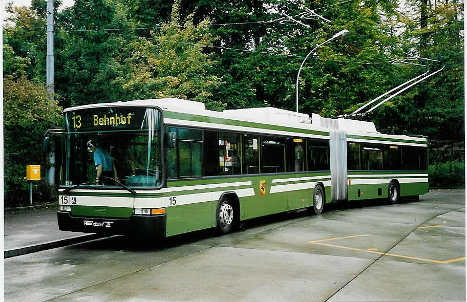 (043'401) - SVB Bern - Nr. 15 - NAW/Hess Gelenktrolleybus am 2. Oktober 2000 in Bern, B�mpliz