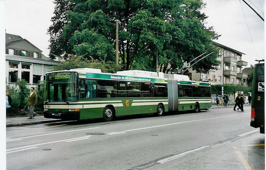 (043'407) - SVB Bern - Nr. 5 - NAW/Hess Gelenktrolleybus am 2. Oktober 2000 in Bern, Bethlehem S�ge